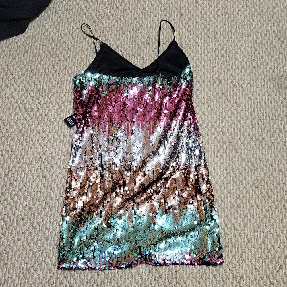 Express Sequin Dress - Picture 3 of 3